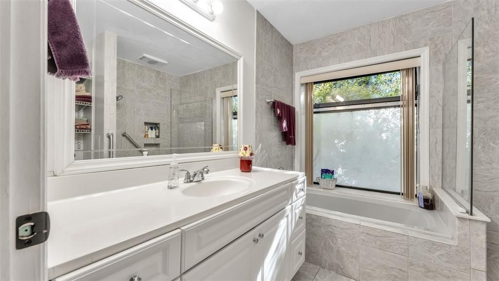 En Venta: $442,000 (3 camas, 2 baños, 2128 Pies cuadrados)
