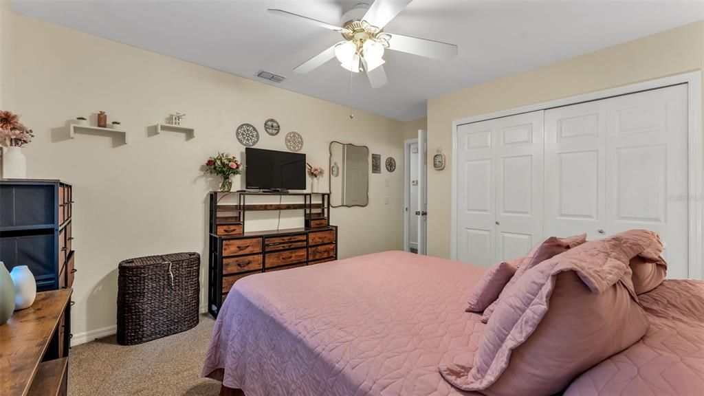 En Venta: $442,000 (3 camas, 2 baños, 2128 Pies cuadrados)