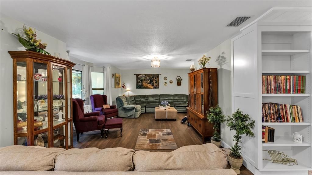 En Venta: $442,000 (3 camas, 2 baños, 2128 Pies cuadrados)