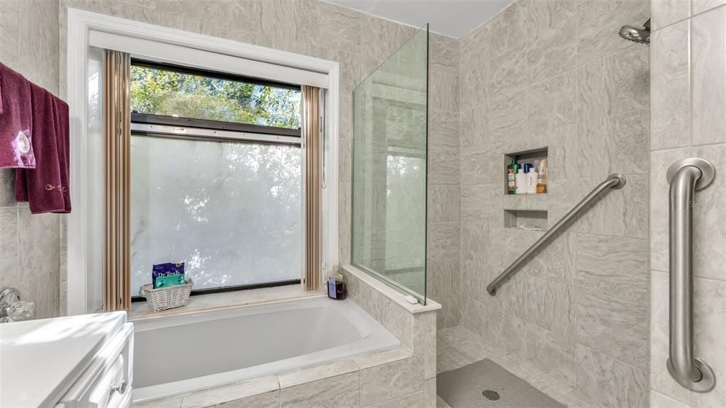 En Venta: $442,000 (3 camas, 2 baños, 2128 Pies cuadrados)