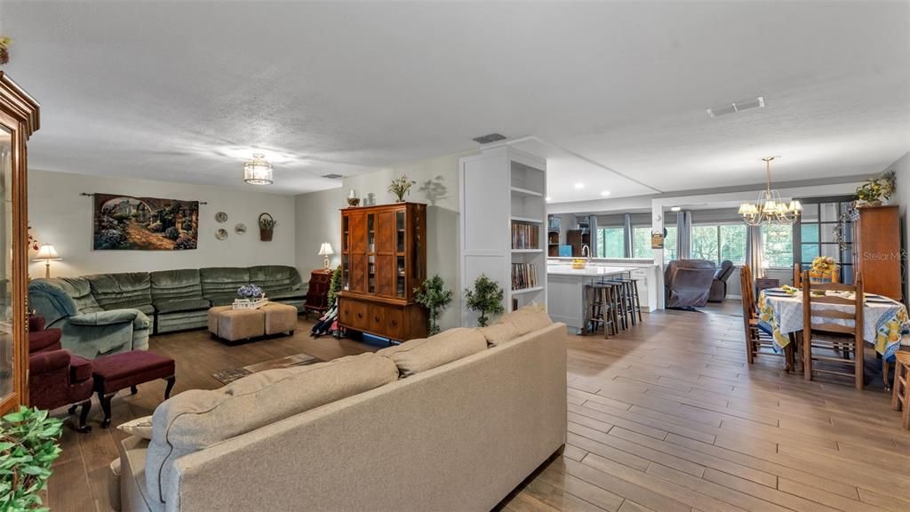 En Venta: $442,000 (3 camas, 2 baños, 2128 Pies cuadrados)
