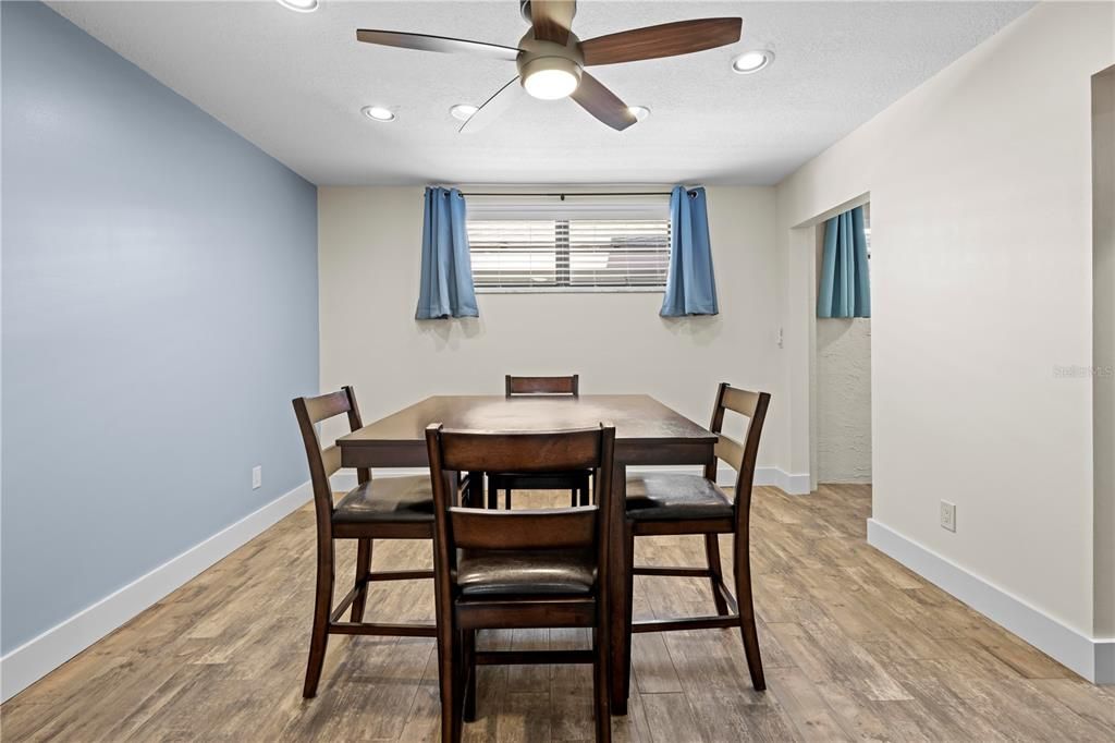 En Venta: $549,000 (3 camas, 2 baños, 1670 Pies cuadrados)