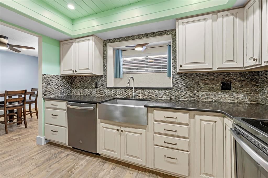 En Venta: $549,000 (3 camas, 2 baños, 1670 Pies cuadrados)