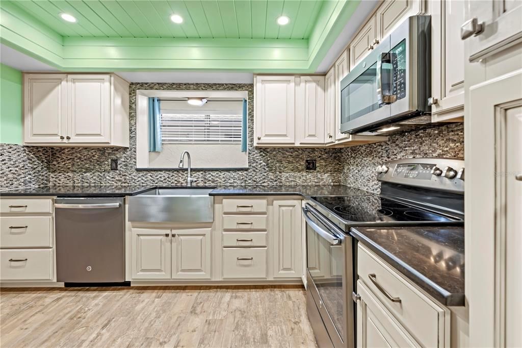 En Venta: $549,000 (3 camas, 2 baños, 1670 Pies cuadrados)