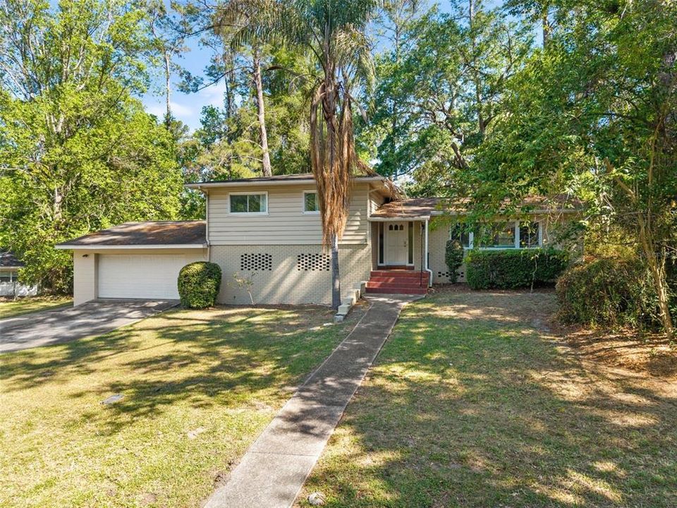 Active With Contract: $489,900 (4 beds, 3 baths, 1860 Square Feet)