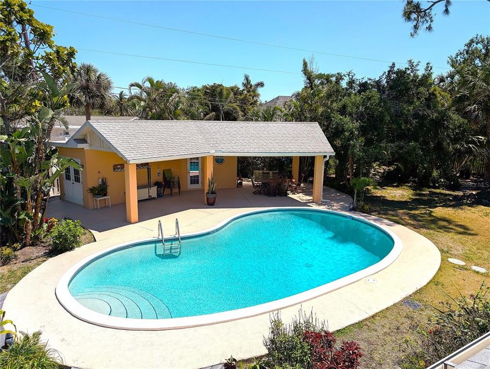 For Sale: $1,535,000 (3 beds, 3 baths, 2220 Square Feet)