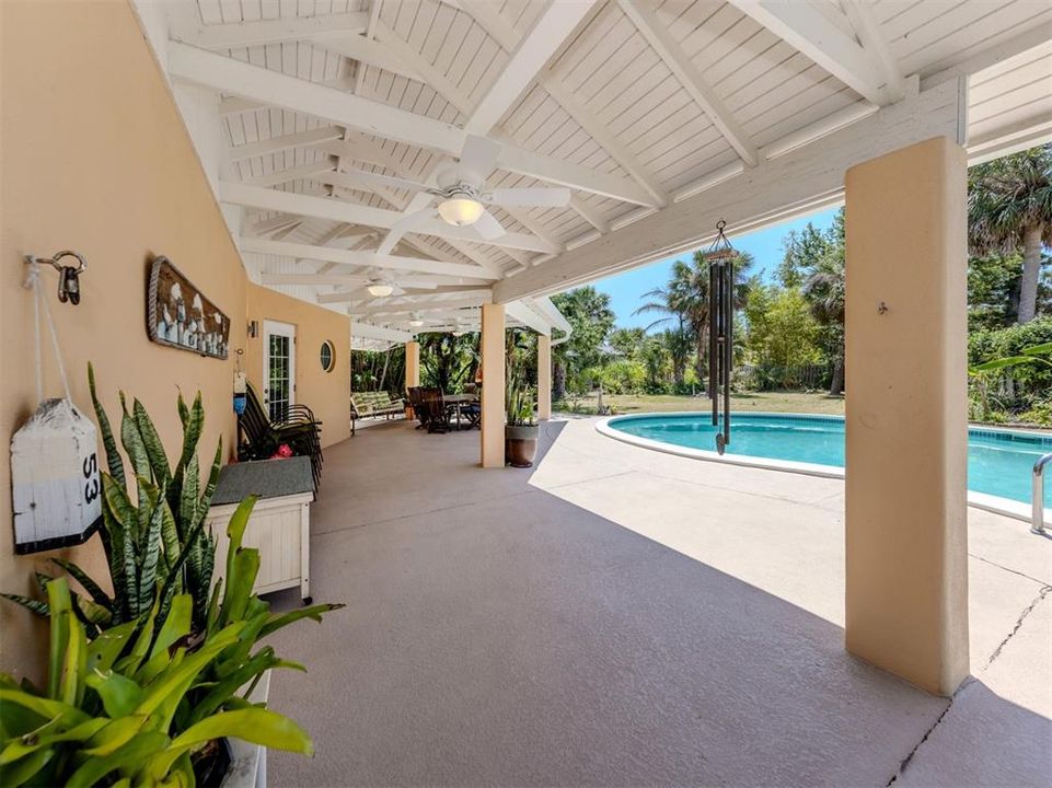 For Sale: $1,535,000 (3 beds, 3 baths, 2220 Square Feet)