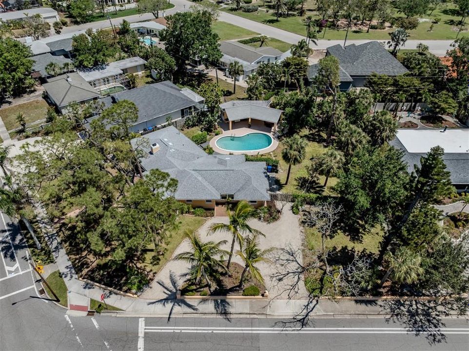 For Sale: $1,535,000 (3 beds, 3 baths, 2220 Square Feet)