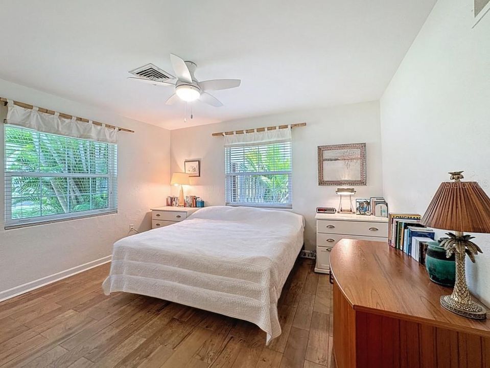 For Sale: $1,535,000 (3 beds, 3 baths, 2220 Square Feet)