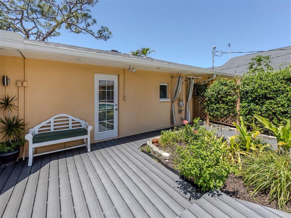 For Sale: $1,535,000 (3 beds, 3 baths, 2220 Square Feet)