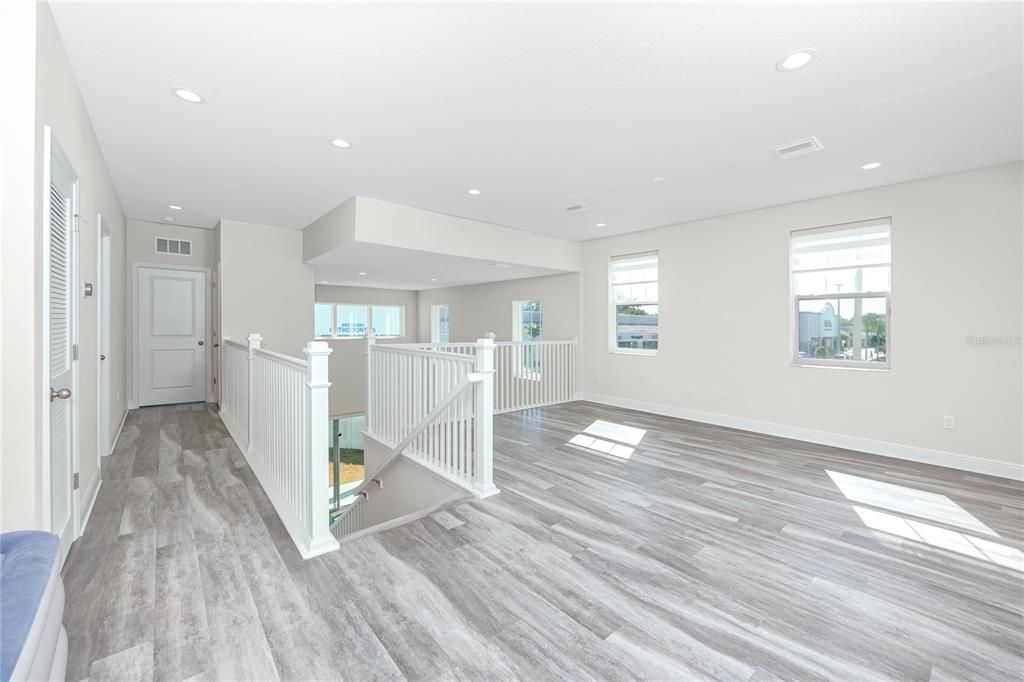 Active With Contract: $3,200 (3 beds, 2 baths, 2054 Square Feet)