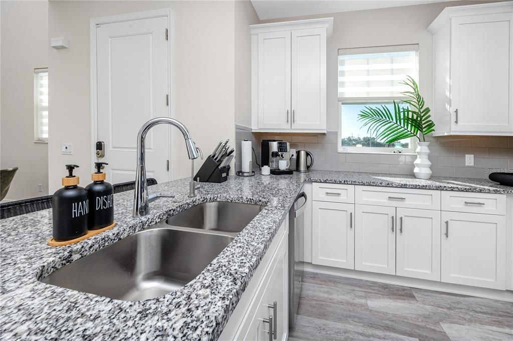 Active With Contract: $3,200 (3 beds, 2 baths, 2054 Square Feet)