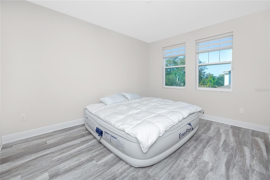 Active With Contract: $3,200 (3 beds, 2 baths, 2054 Square Feet)