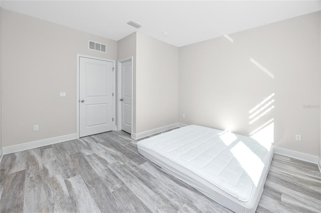 Active With Contract: $3,200 (3 beds, 2 baths, 2054 Square Feet)