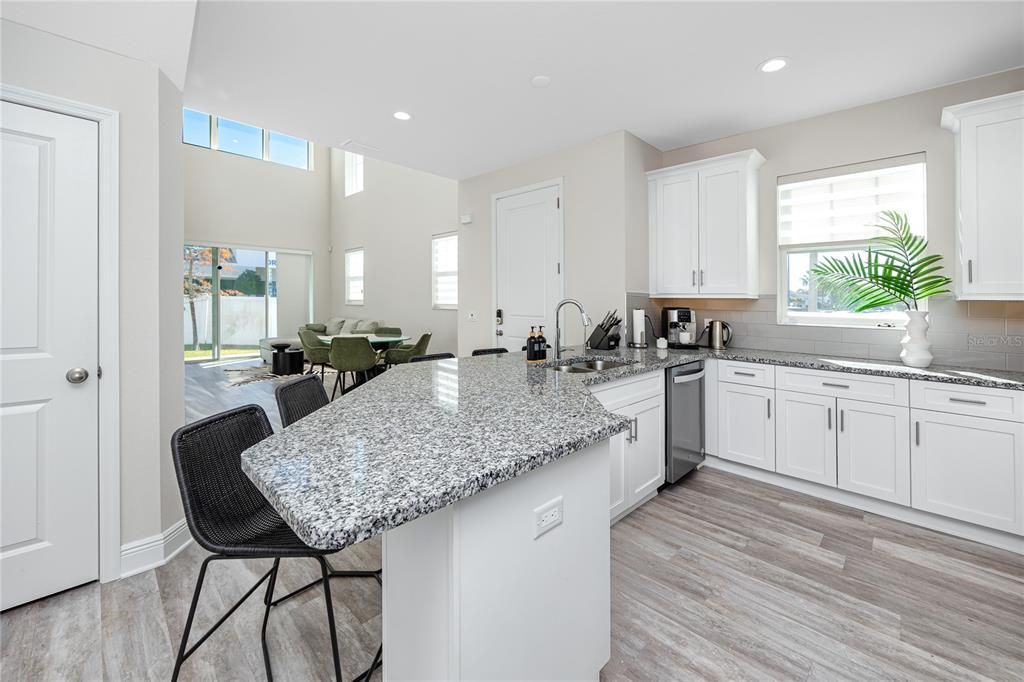 Active With Contract: $3,200 (3 beds, 2 baths, 2054 Square Feet)