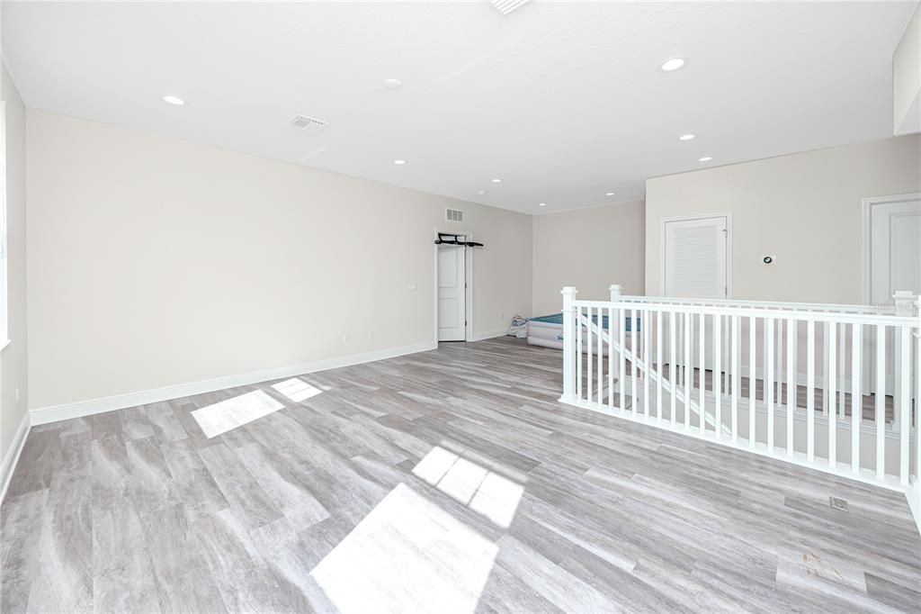 Active With Contract: $3,200 (3 beds, 2 baths, 2054 Square Feet)