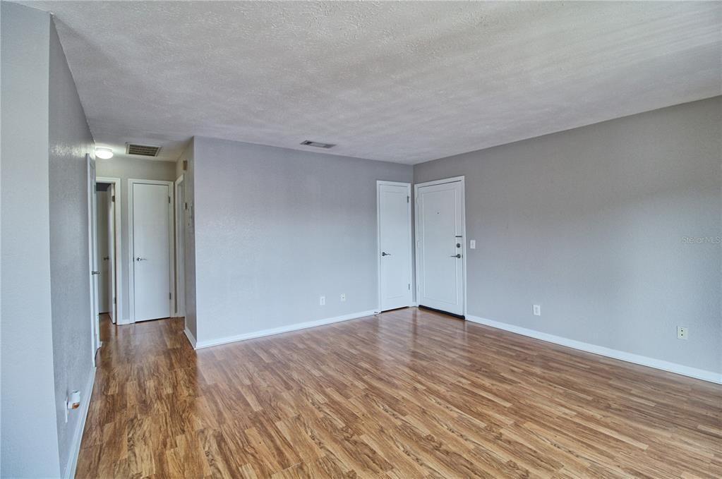 В аренду: $1,450 (2 спален, 1 ванн, 924 Квадратных фут)