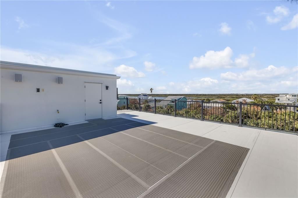 For Sale: $1,595,000 (3 beds, 3 baths, 2916 Square Feet)