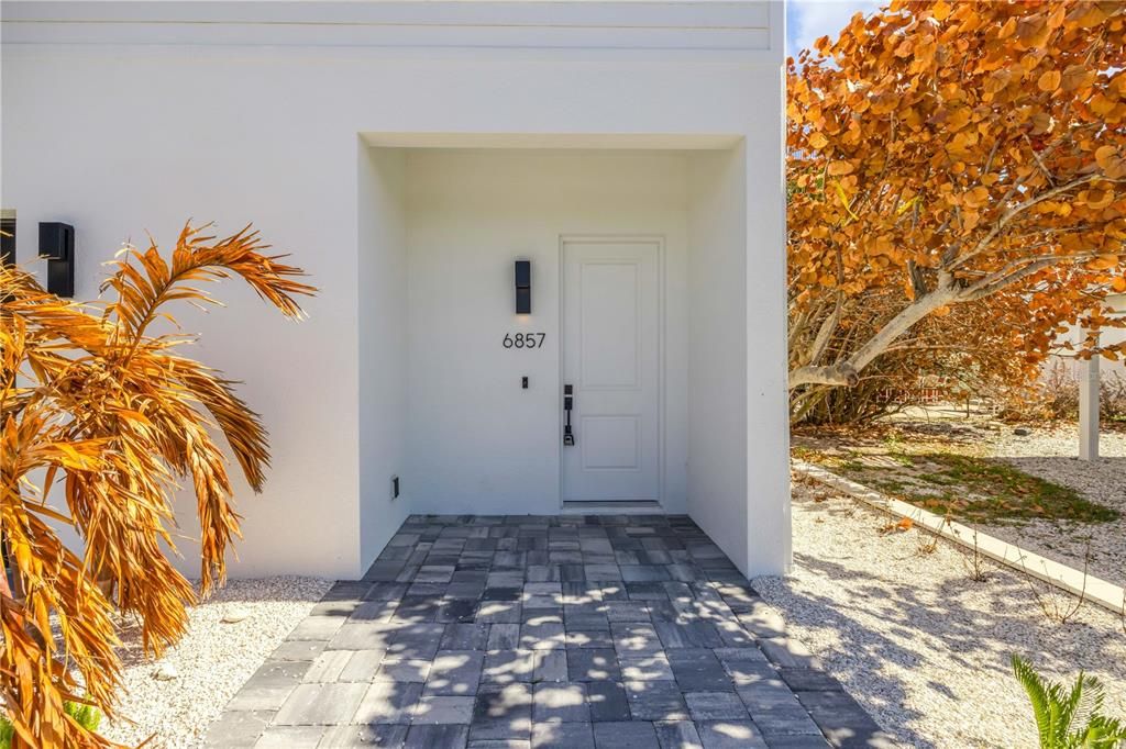 For Sale: $1,595,000 (3 beds, 3 baths, 2916 Square Feet)