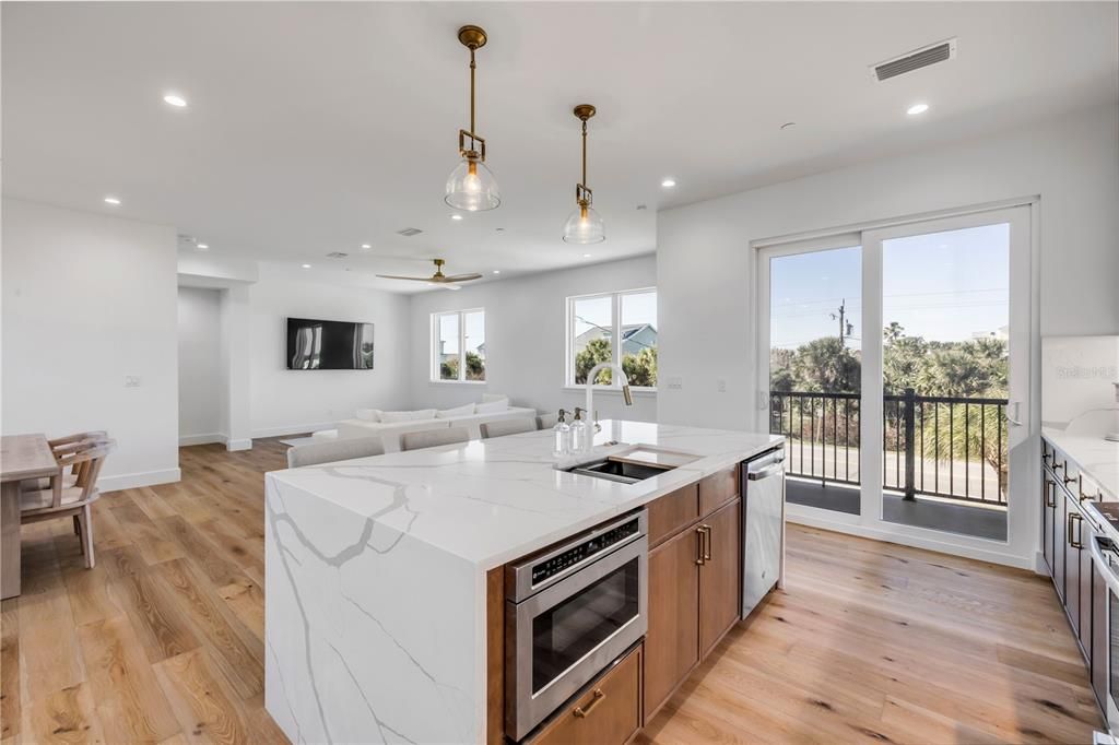 For Sale: $1,595,000 (3 beds, 3 baths, 2916 Square Feet)