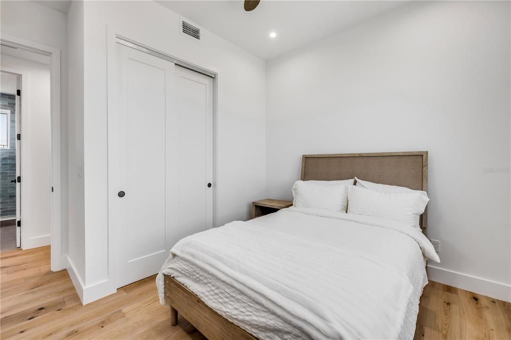 For Sale: $1,595,000 (3 beds, 3 baths, 2916 Square Feet)