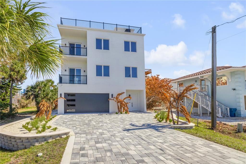 For Sale: $1,595,000 (3 beds, 3 baths, 2916 Square Feet)