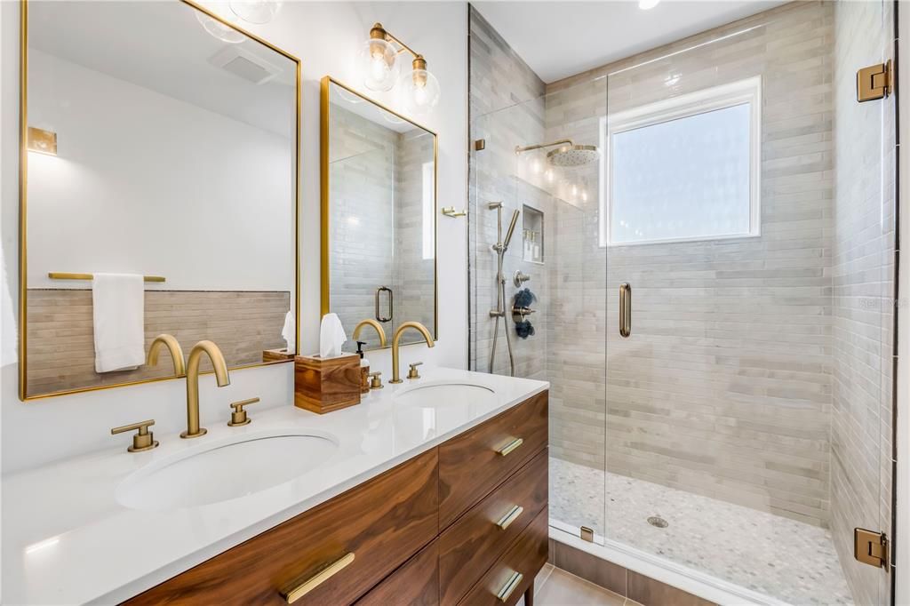 For Sale: $1,595,000 (3 beds, 3 baths, 2916 Square Feet)
