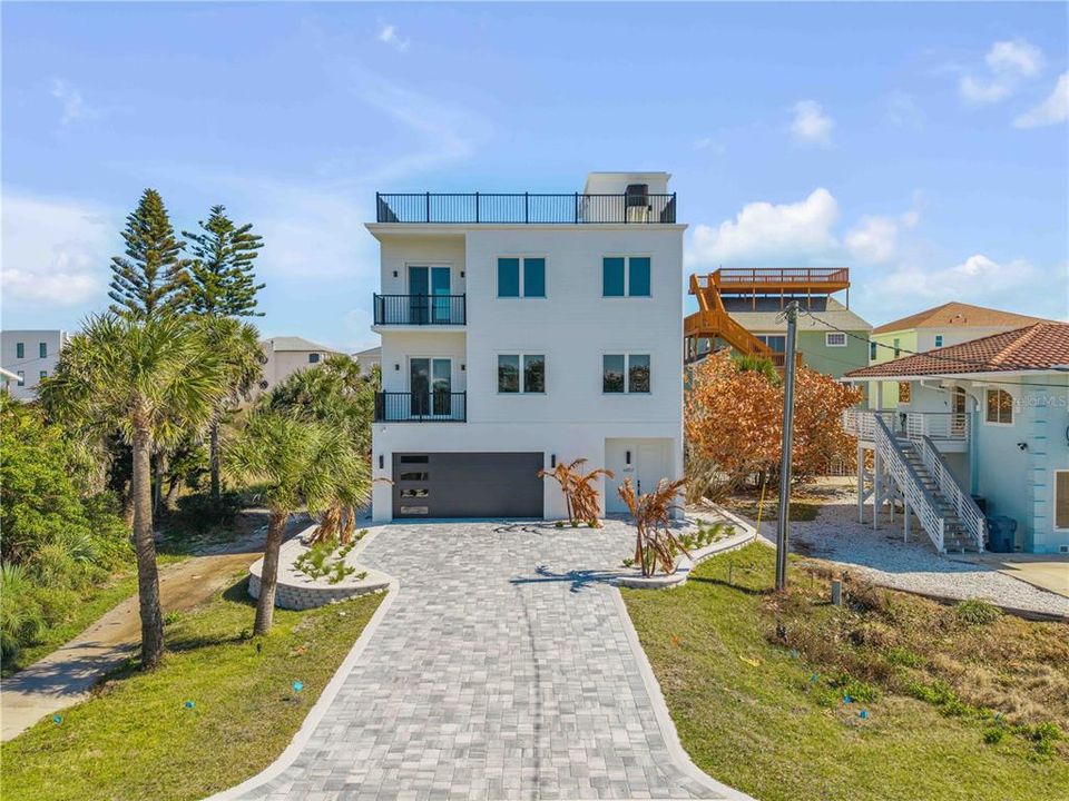 For Sale: $1,595,000 (3 beds, 3 baths, 2916 Square Feet)