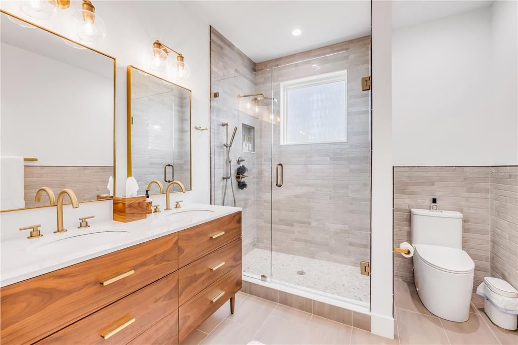 For Sale: $1,595,000 (3 beds, 3 baths, 2916 Square Feet)