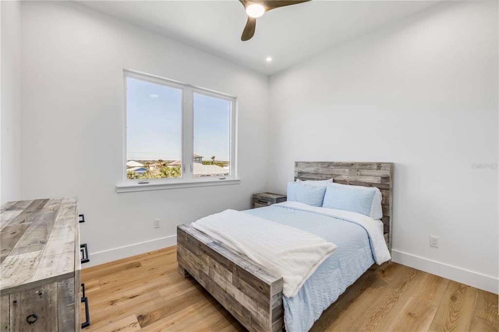For Sale: $1,595,000 (3 beds, 3 baths, 2916 Square Feet)