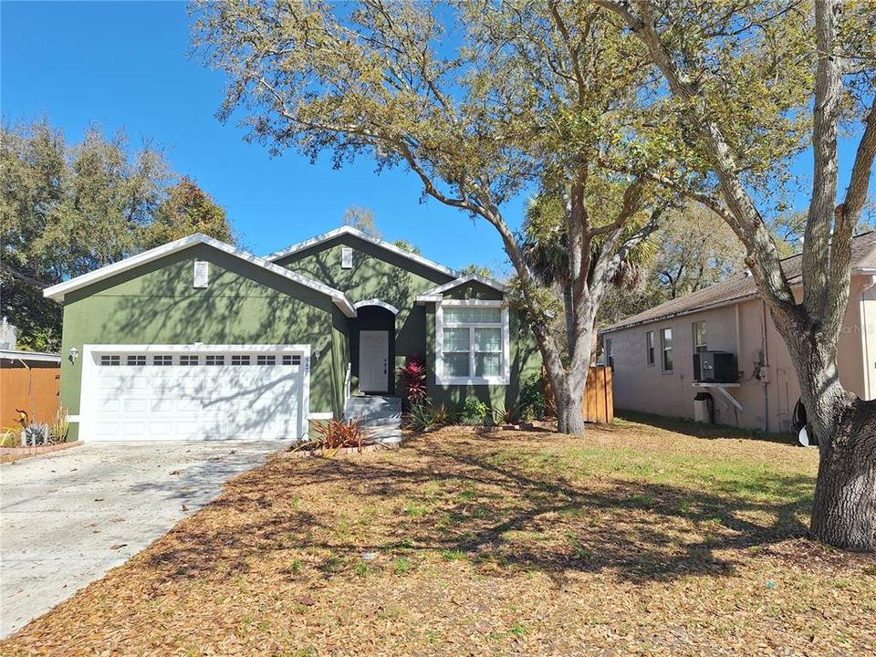 Recently Rented: $2,200 (3 beds, 2 baths, 1513 Square Feet)