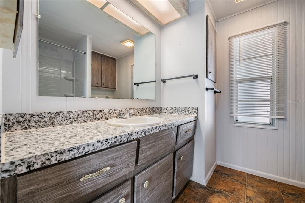 Activo con contrato: $150,000 (2 camas, 2 baños, 1056 Pies cuadrados)