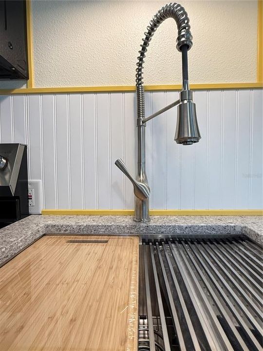 For Sale: $225,000 (2 beds, 1 baths, 700 Square Feet)