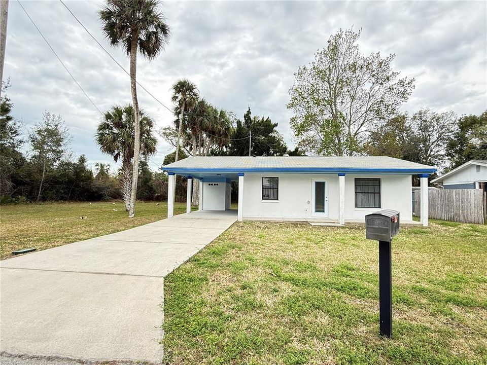 For Sale: $225,000 (2 beds, 1 baths, 700 Square Feet)