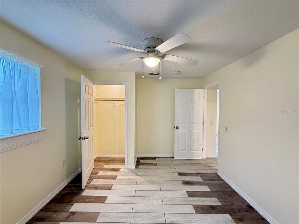 For Sale: $225,000 (2 beds, 1 baths, 700 Square Feet)