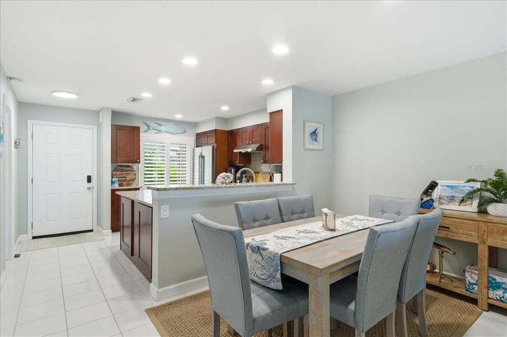 En Venta: $379,900 (2 camas, 2 baños, 1065 Pies cuadrados)
