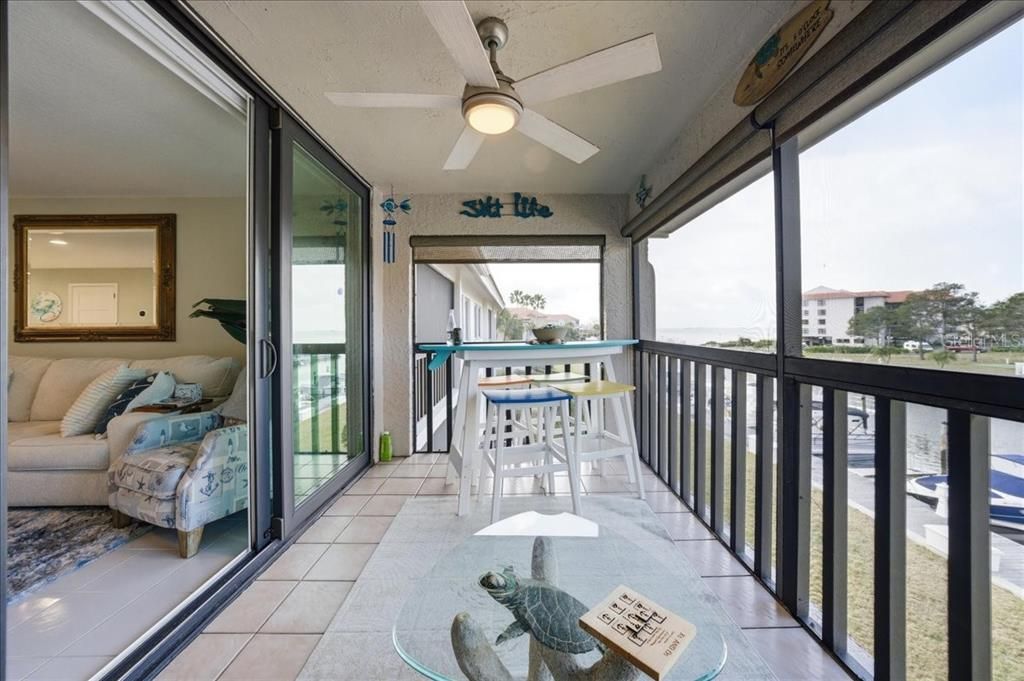 En Venta: $379,900 (2 camas, 2 baños, 1065 Pies cuadrados)