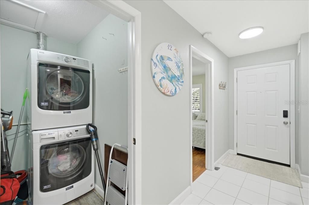 En Venta: $379,900 (2 camas, 2 baños, 1065 Pies cuadrados)