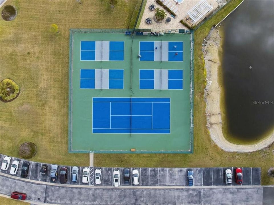 En Venta: $379,900 (2 camas, 2 baños, 1065 Pies cuadrados)
