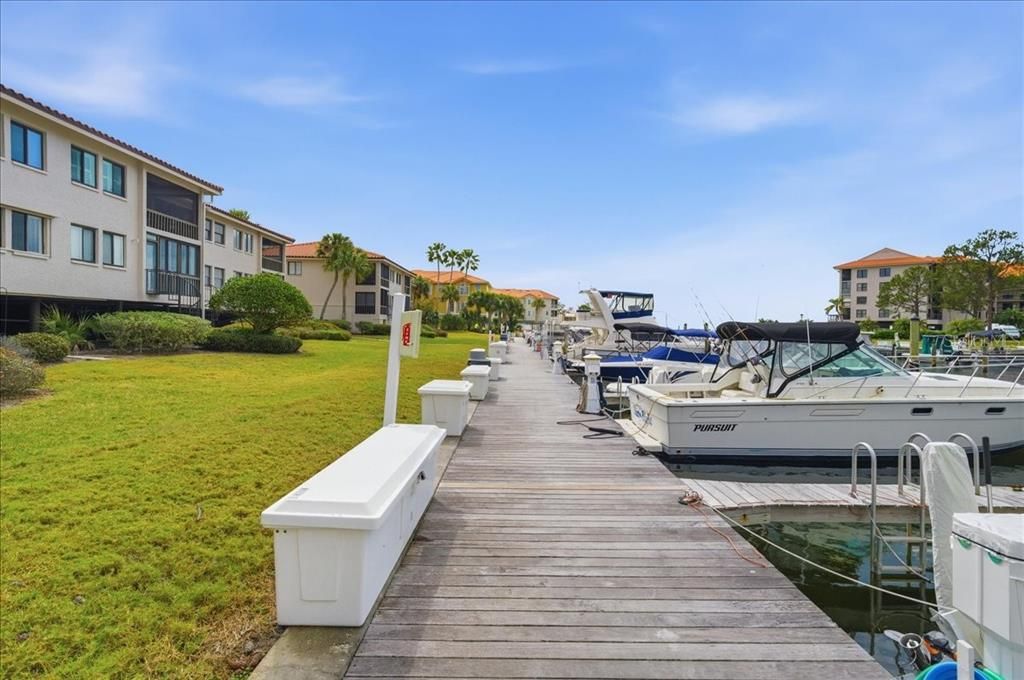 En Venta: $379,900 (2 camas, 2 baños, 1065 Pies cuadrados)