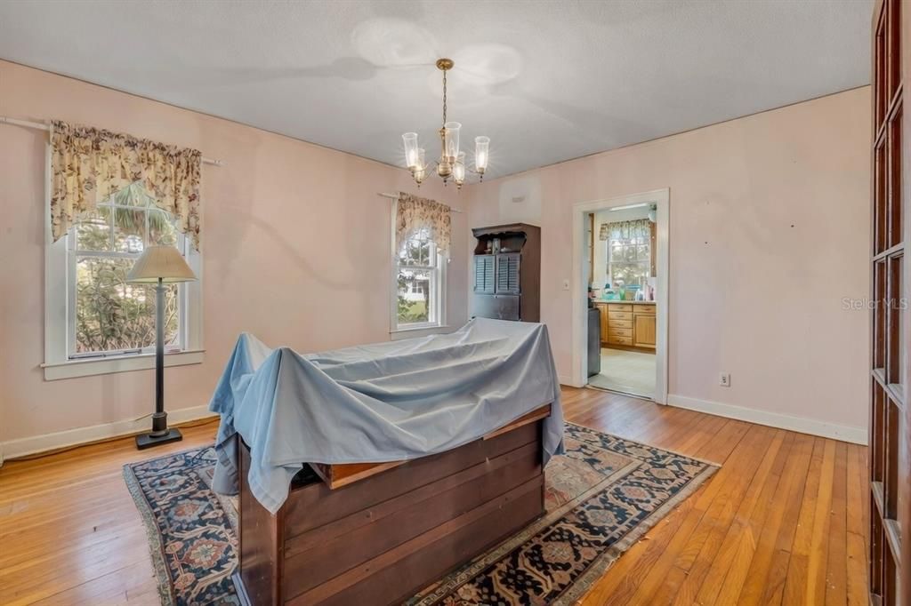 Active With Contract: $549,500 (4 beds, 2 baths, 3203 Square Feet)