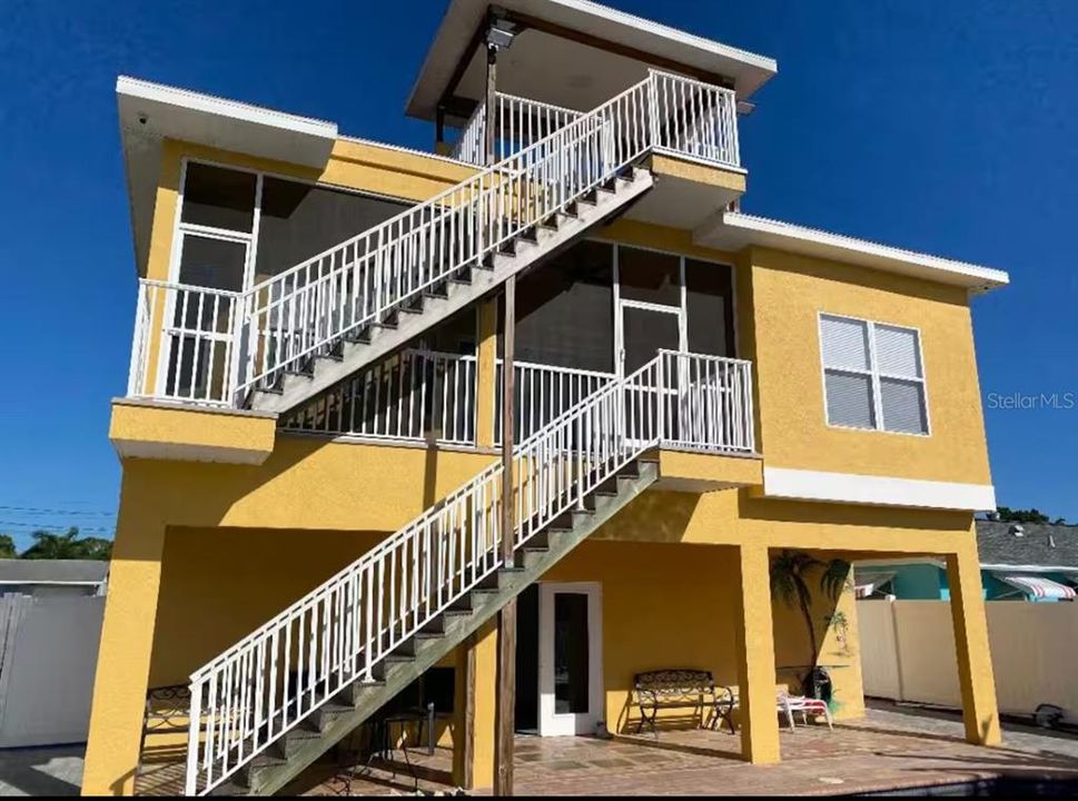 Activo con contrato: $509,900 (3 camas, 3 baños, 1922 Pies cuadrados)