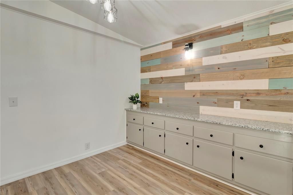 Activo con contrato: $248,800 (2 camas, 2 baños, 1426 Pies cuadrados)