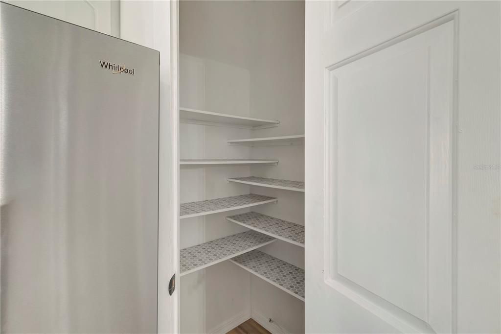 Activo con contrato: $248,800 (2 camas, 2 baños, 1426 Pies cuadrados)