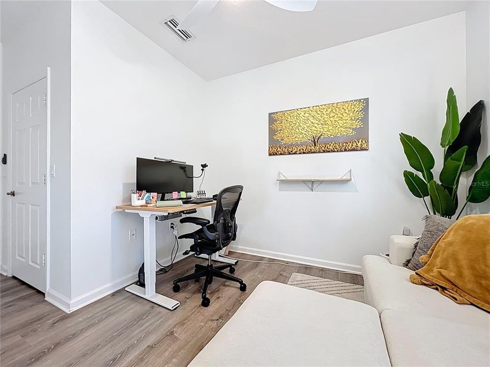 Activo con contrato: $3,250 (3 camas, 2 baños, 1410 Pies cuadrados)