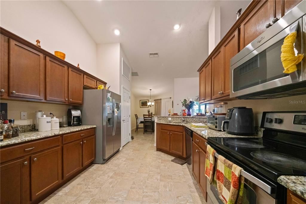 Active With Contract: $249,000 (3 beds, 2 baths, 1894 Square Feet)