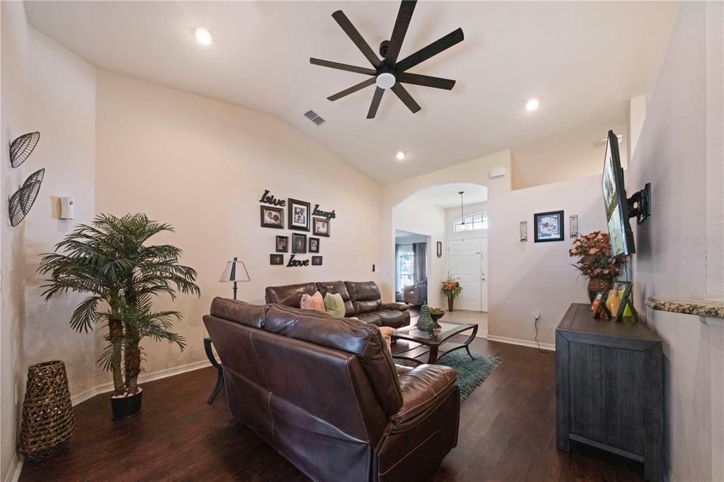 Active With Contract: $249,000 (3 beds, 2 baths, 1894 Square Feet)
