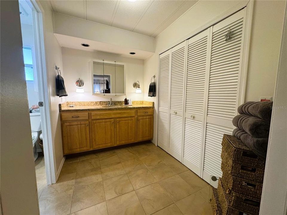 En Venta: $229,000 (2 camas, 2 baños, 1648 Pies cuadrados)