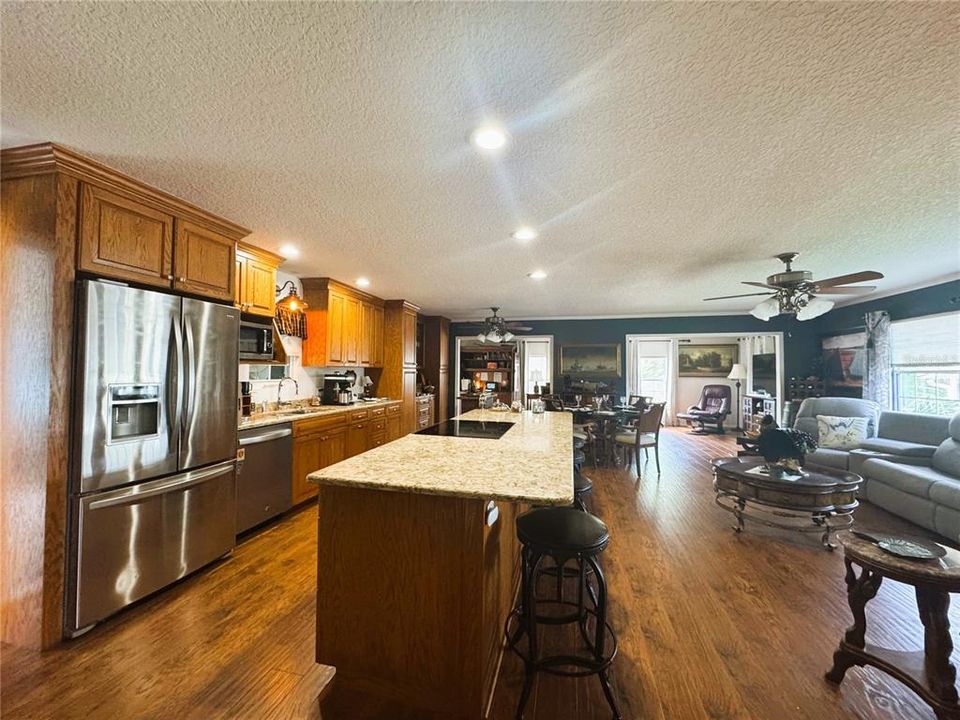 En Venta: $229,000 (2 camas, 2 baños, 1648 Pies cuadrados)