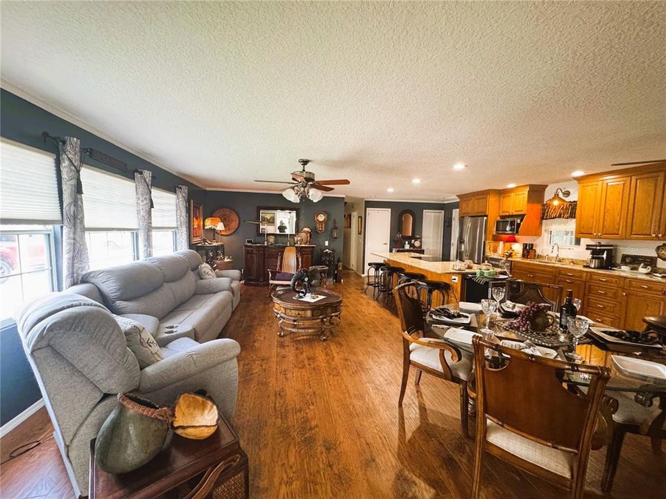 En Venta: $229,000 (2 camas, 2 baños, 1648 Pies cuadrados)